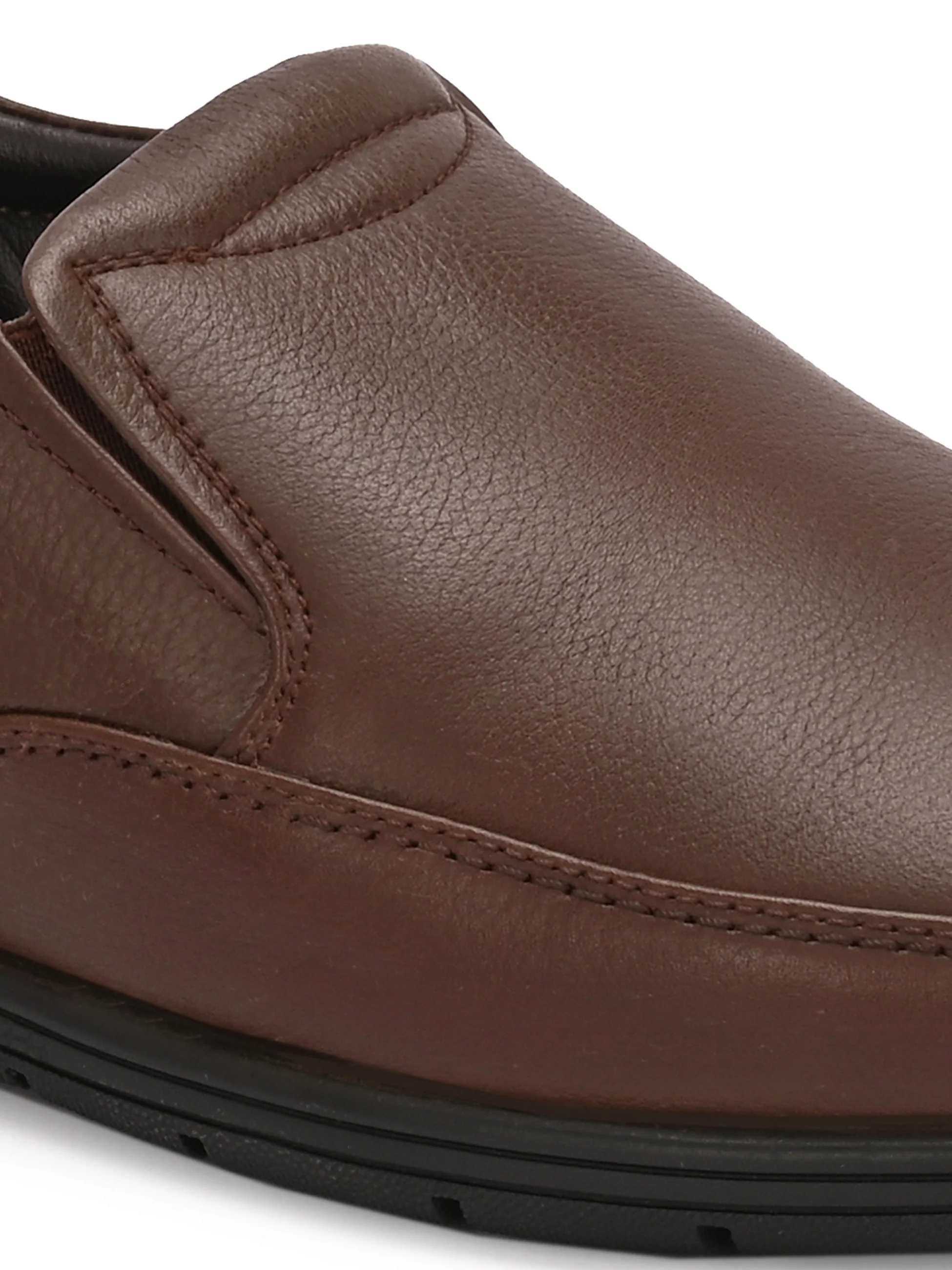 Egoss Comfortable Slip On Leather Shoes For Men - Image 3